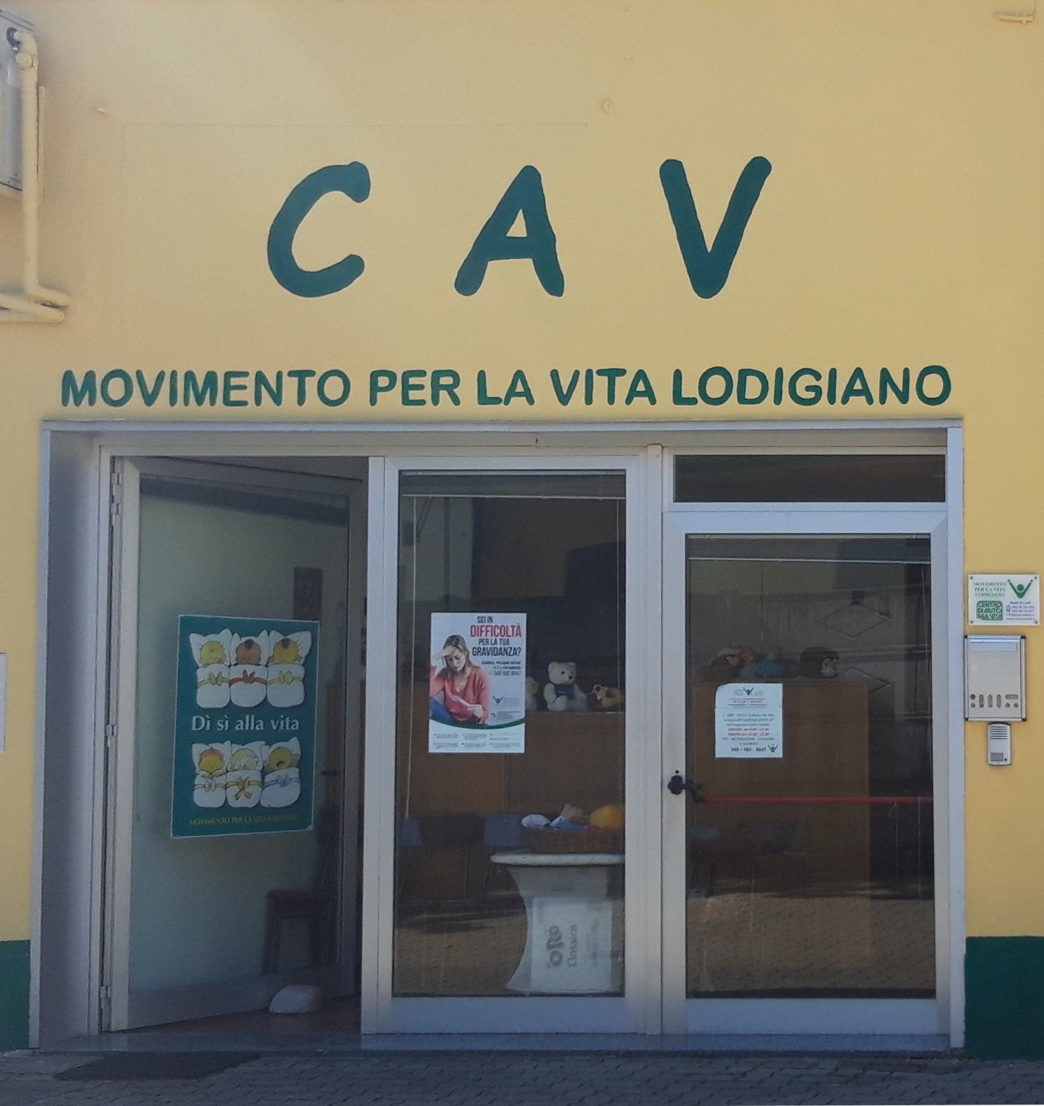 L'ingresso della sede di Lodi